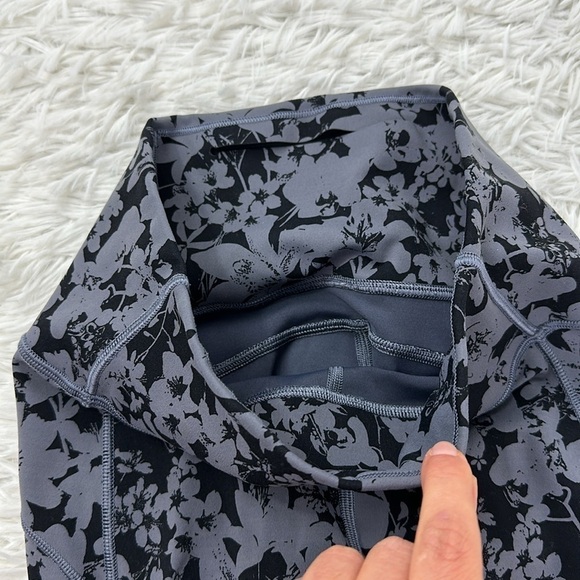 Lululemon In Movement Crop *Everlux 19" Efflorescent Nebula Black - Picture 3 of 5